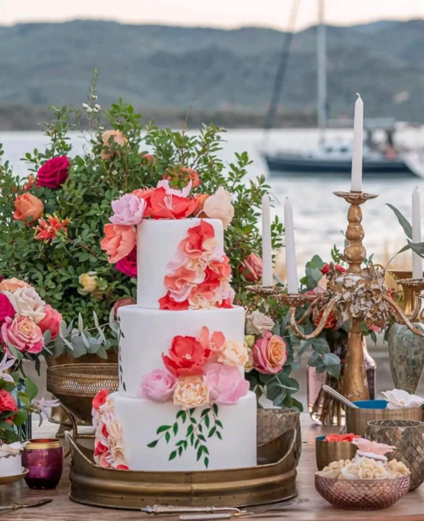 Cake decorated by experienced destination wedding planner greece-fkplanner